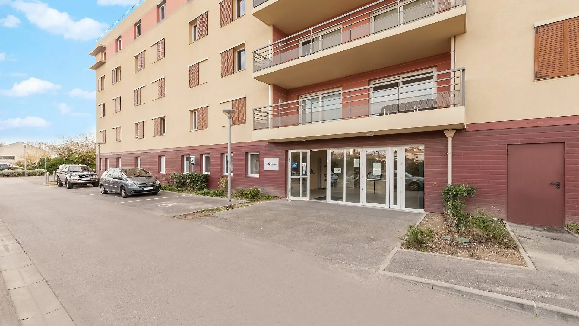 City Residence Marseille 3*,