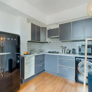 Appartement Splendide Sur La Place Aux Huiles - Air